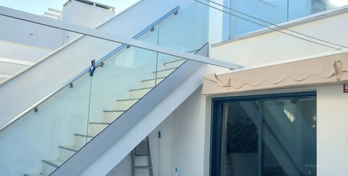 Sale of penthouse in Casares Playa 14