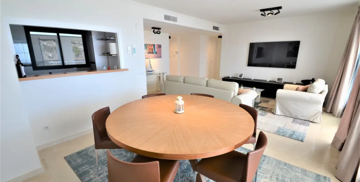 Sale of penthouse in Casares Playa 23