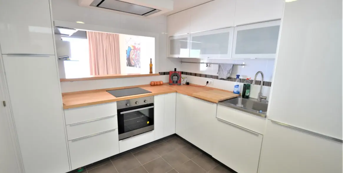 Sale of penthouse in Casares Playa 25