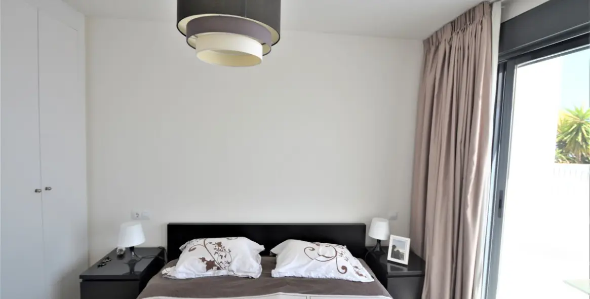 Sale of penthouse in Casares Playa 28