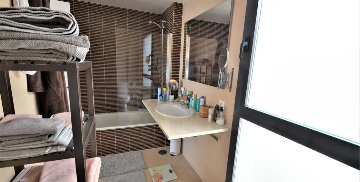 Sale of penthouse in Casares Playa 34