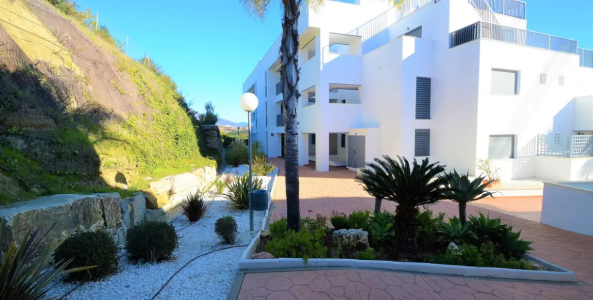 Sale of penthouse in Casares Playa 38