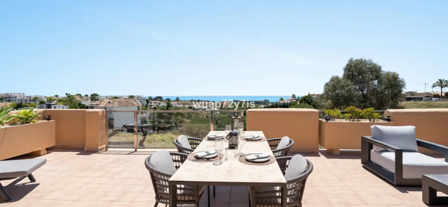 Sale of penthouse in Selwo 0