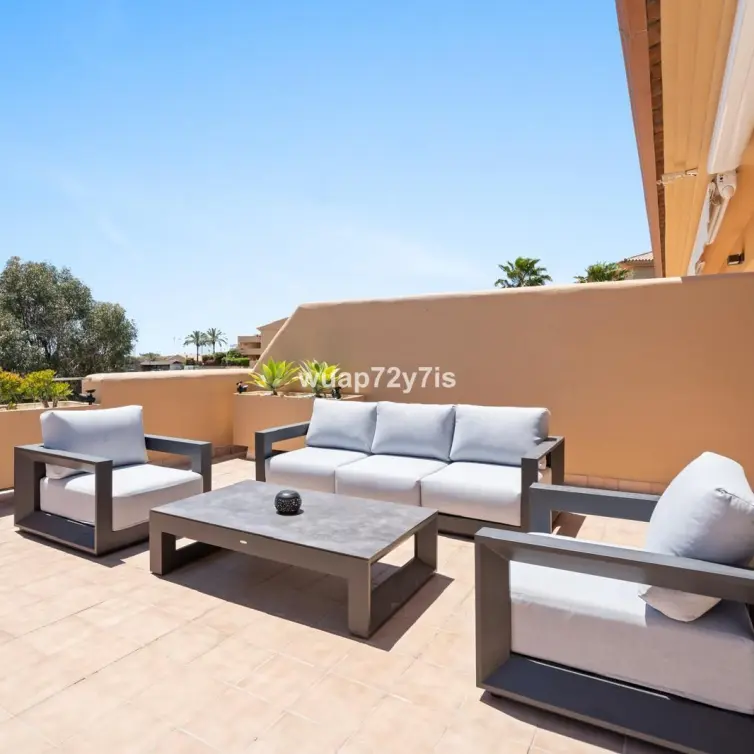 Sale of penthouse in Selwo