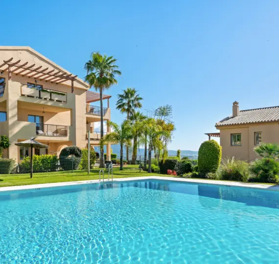 Продажа апартаментов на первом этаже в El Paraiso