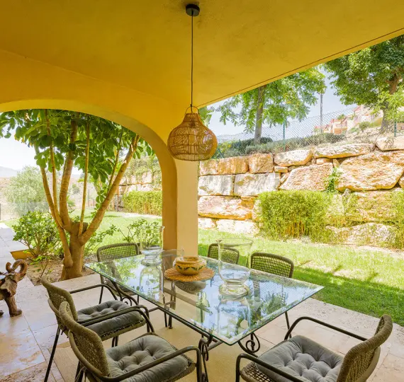 Продажа апартаментов на первом этаже в El Paraiso