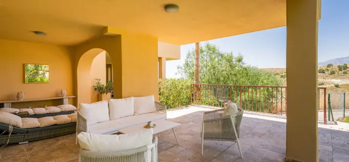 Продажа апартаментов на первом этаже в El Paraiso 4