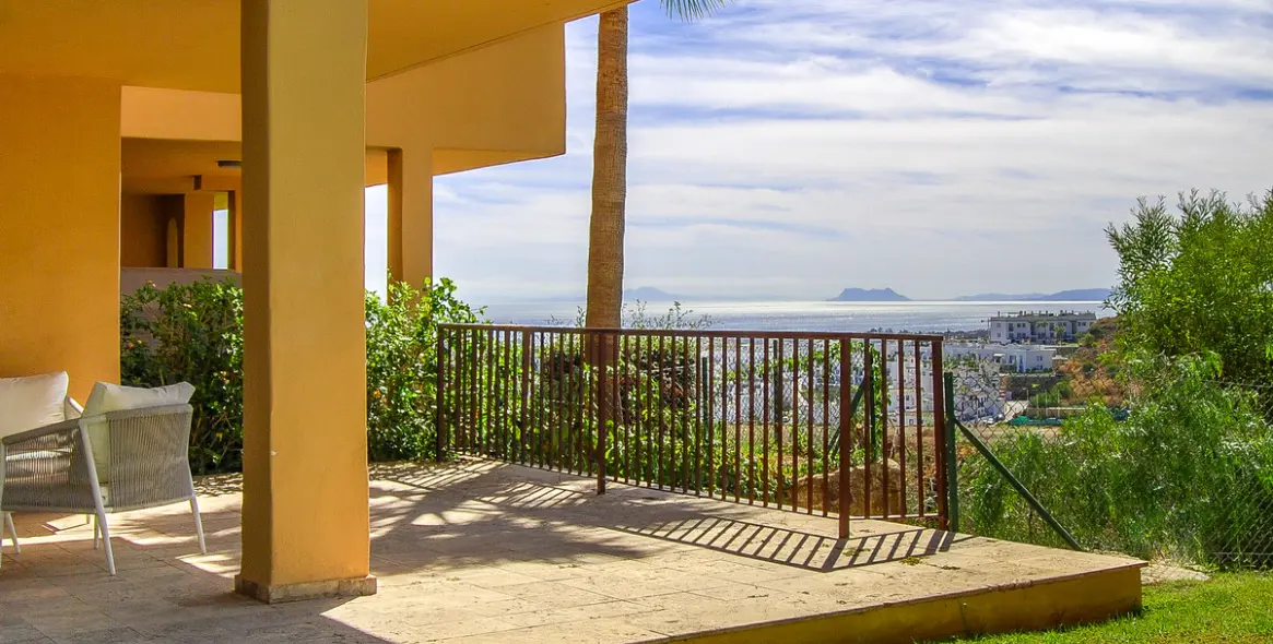 Продажа апартаментов на первом этаже в El Paraiso 6