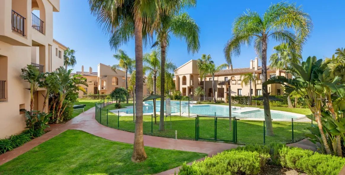 Продажа апартаментов на первом этаже в El Paraiso 9