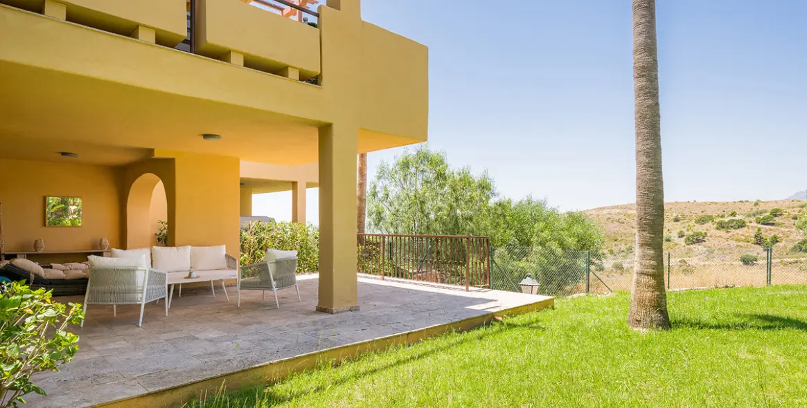 Продажа апартаментов на первом этаже в El Paraiso 20