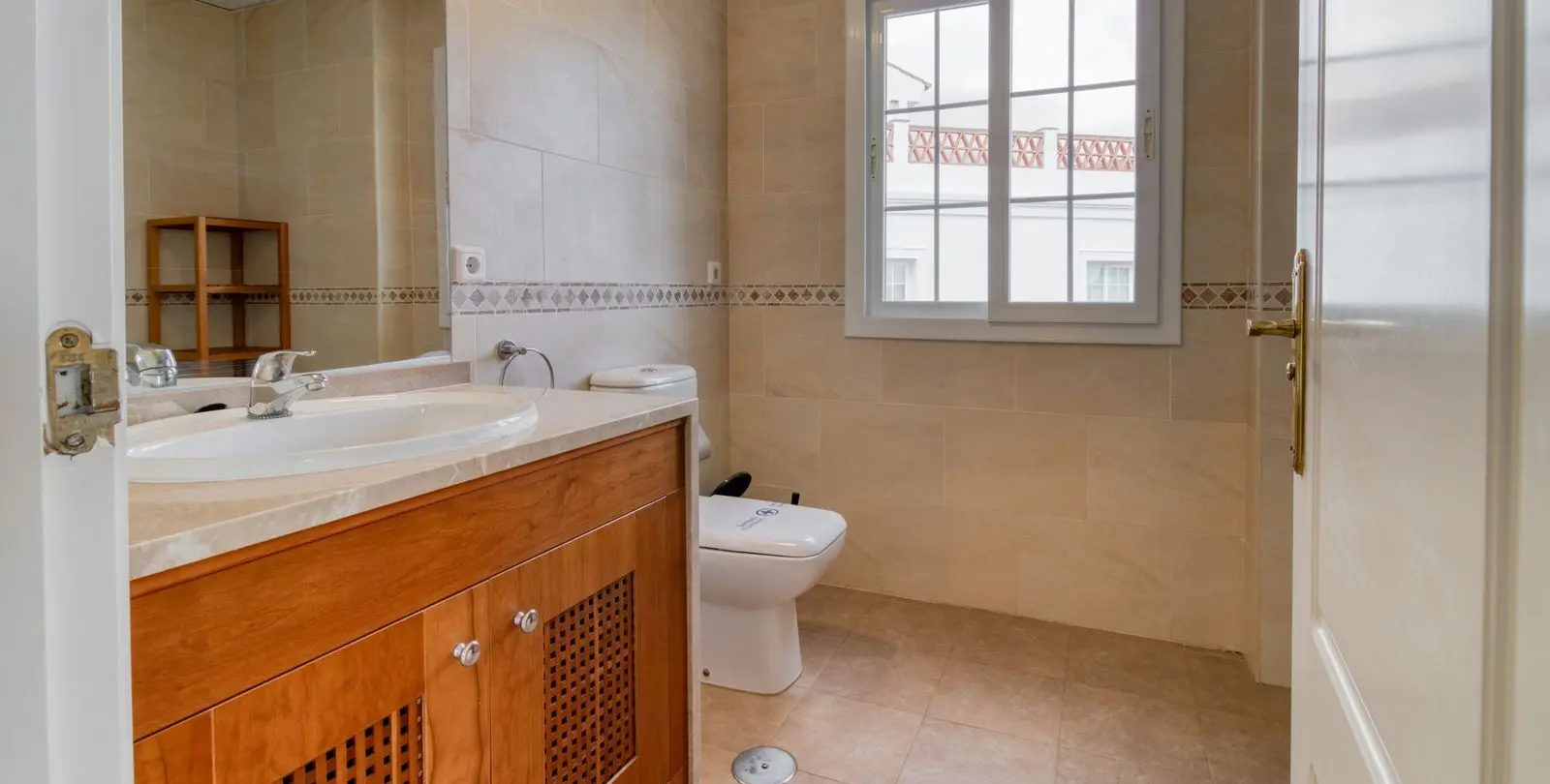 Sale of semi-detached house in Alhaurín de la Torre 28