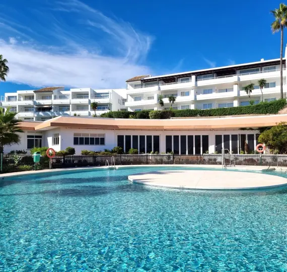 Sale of middle floor apartment in Mijas Costa