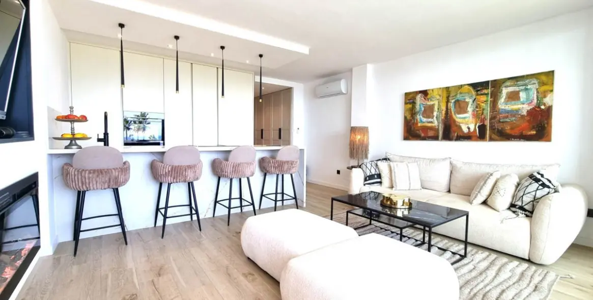 Sale of middle floor apartment in Mijas Costa 2