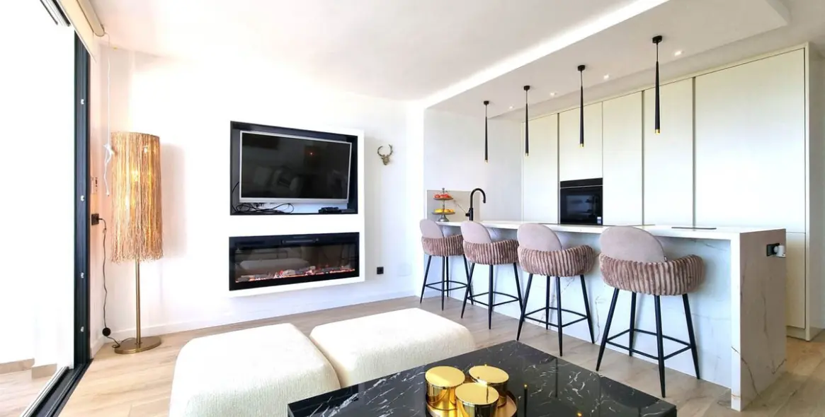 Sale of middle floor apartment in Mijas Costa 4