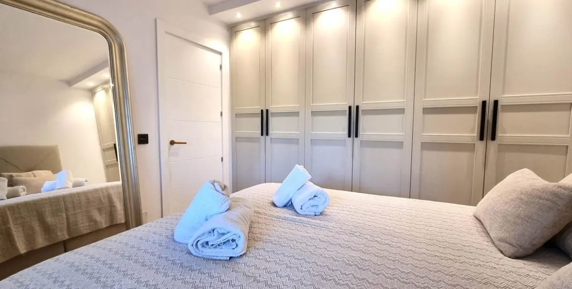 Sale of middle floor apartment in Mijas Costa 8