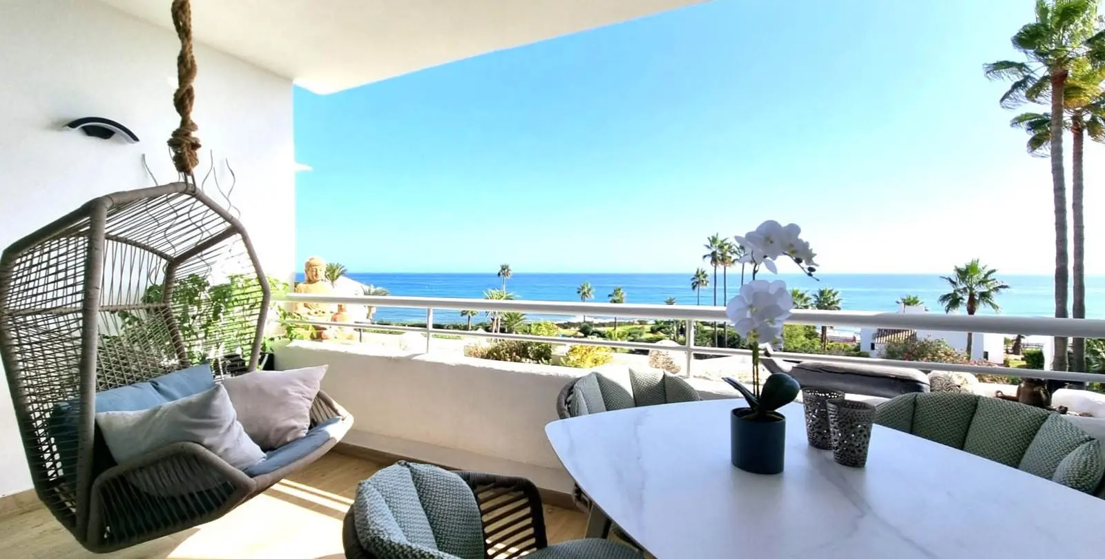 Sale of middle floor apartment in Mijas Costa 1