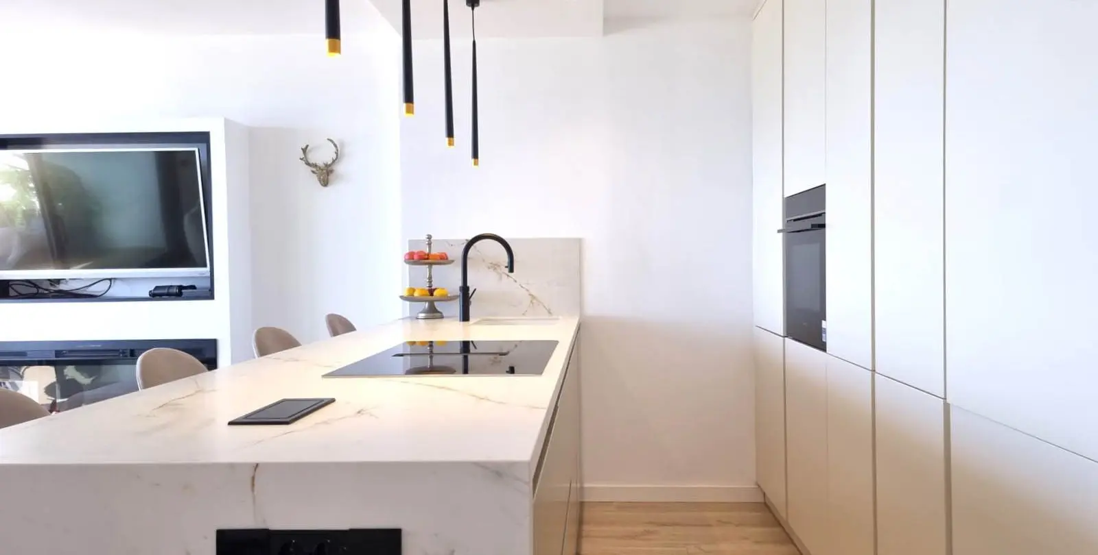 Sale of middle floor apartment in Mijas Costa 6