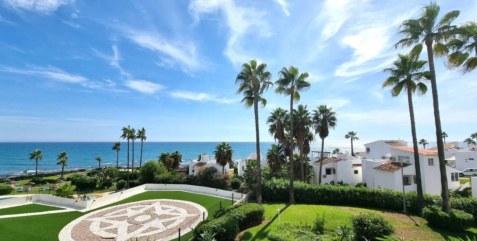 Sale of middle floor apartment in Mijas Costa 9