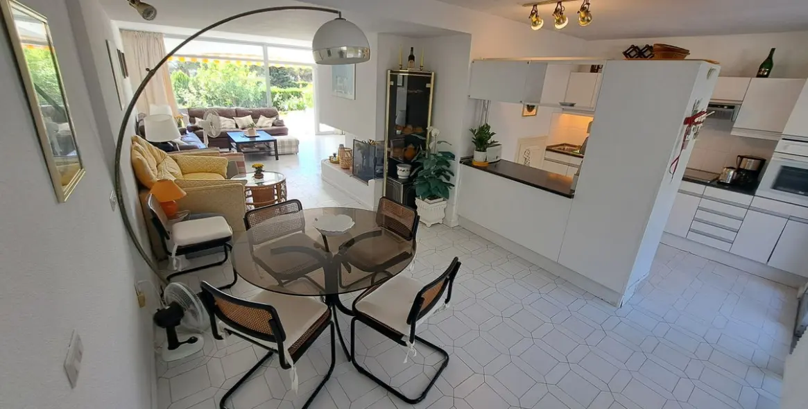 Продажа таунхауса в Miraflores 7