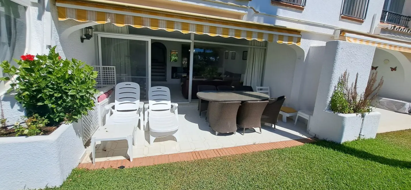 Venta de adosado en Miraflores 0