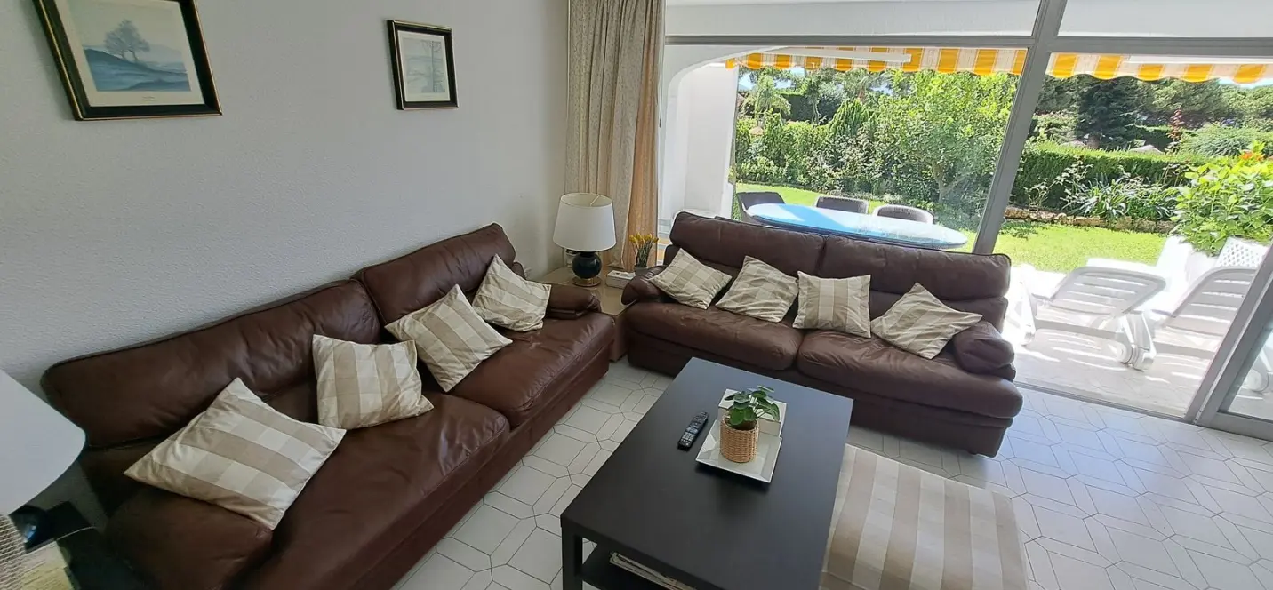 Venta de adosado en Miraflores 1