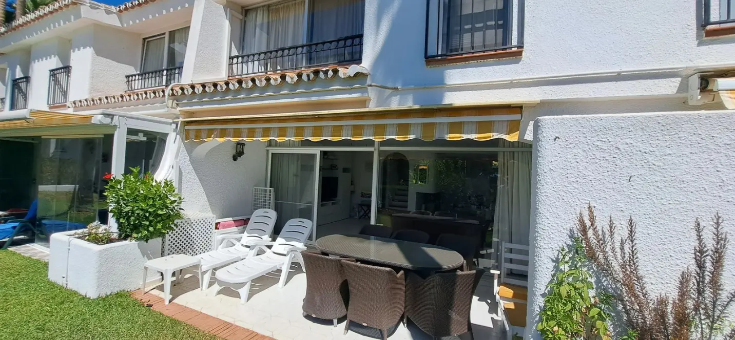 Venta de adosado en Miraflores 2