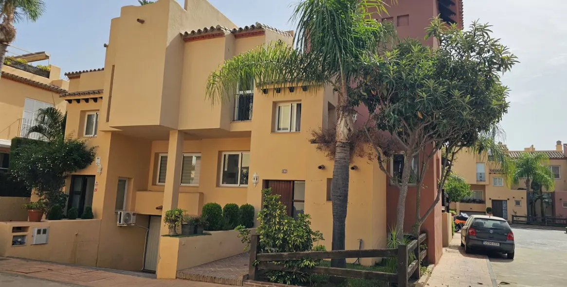 Продажа таунхауса в Nueva Andalucía 25