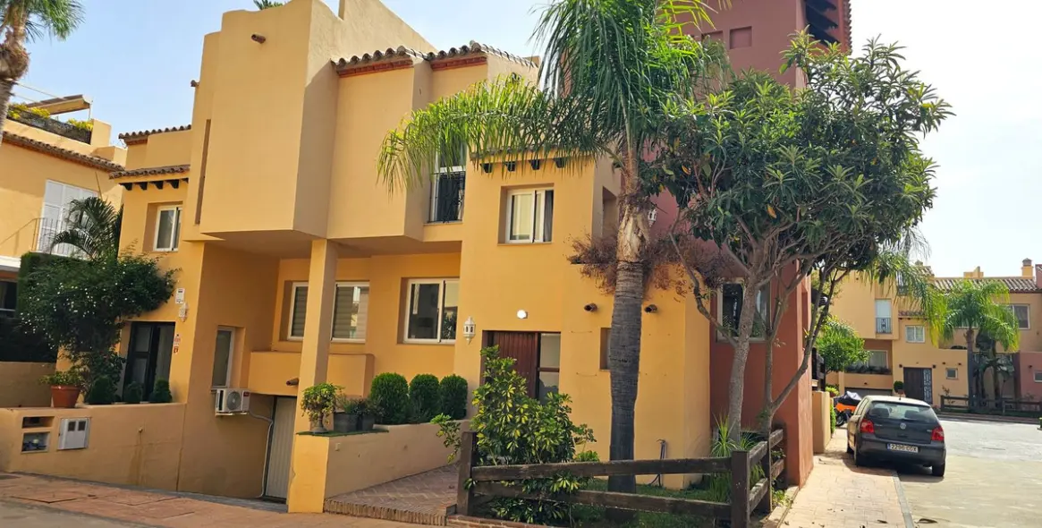 Продажа таунхауса в Nueva Andalucía 27