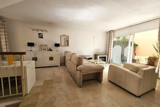 Image 4 thumb