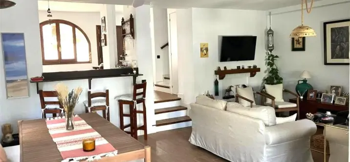 Sale of semi-detached house in La Colina 0