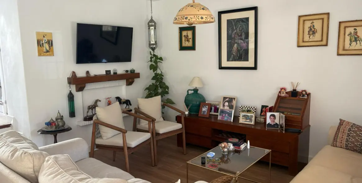 Продажа дома на две семьи в La Colina 9