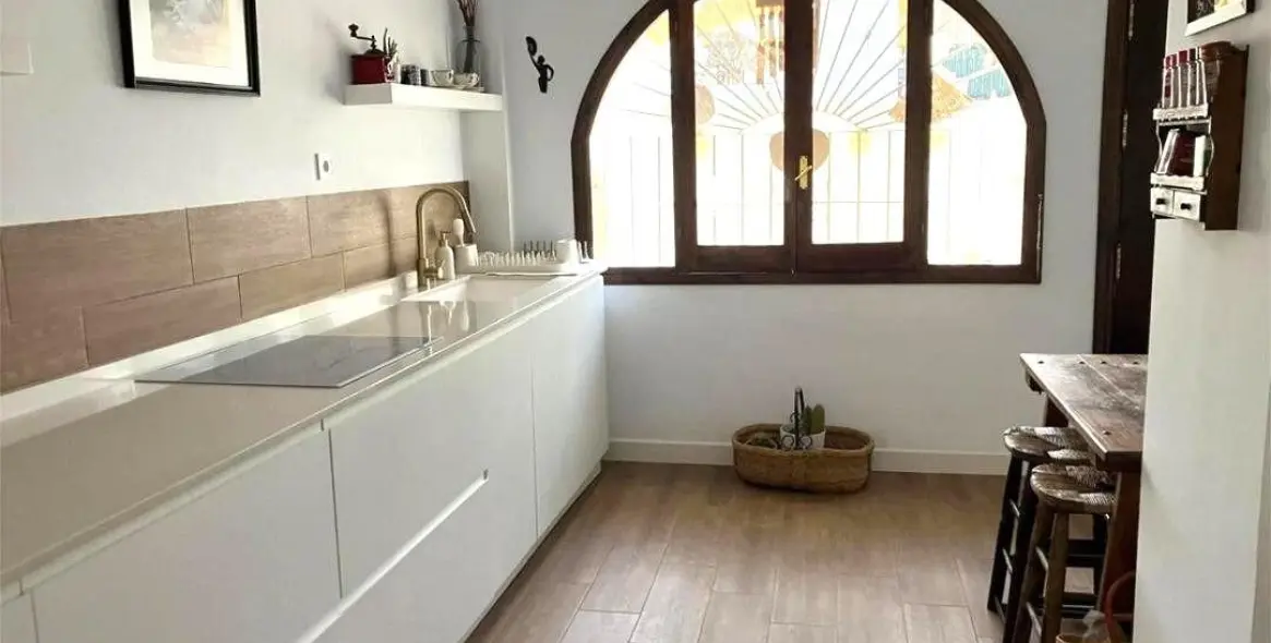 Продажа дома на две семьи в La Colina 17