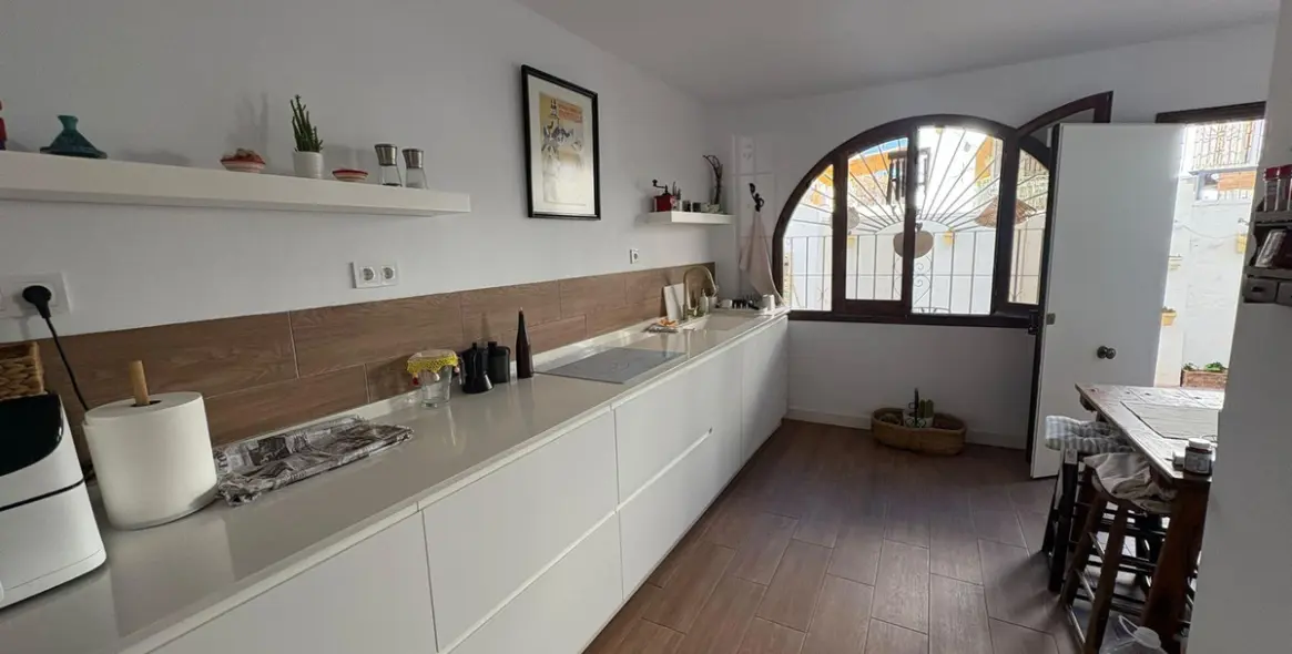 Продажа дома на две семьи в La Colina 18