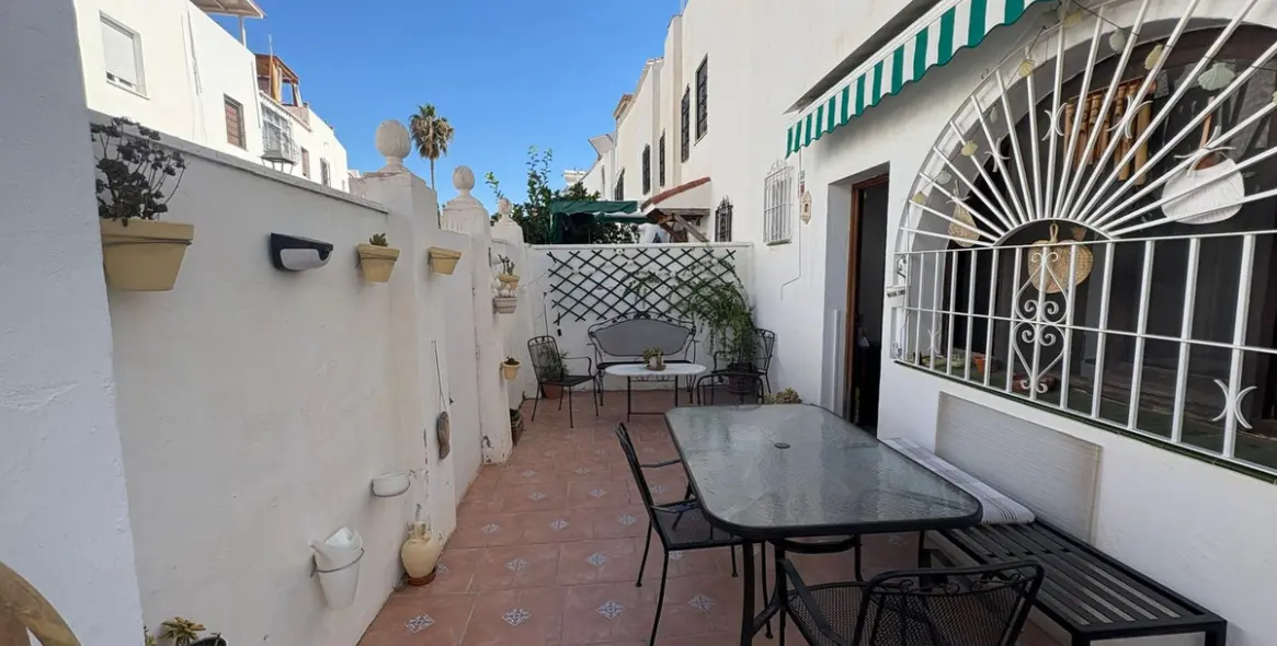 Продажа дома на две семьи в La Colina 24