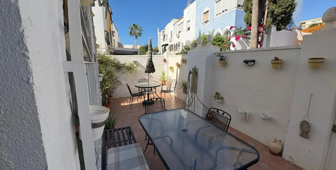 Продажа дома на две семьи в La Colina 26