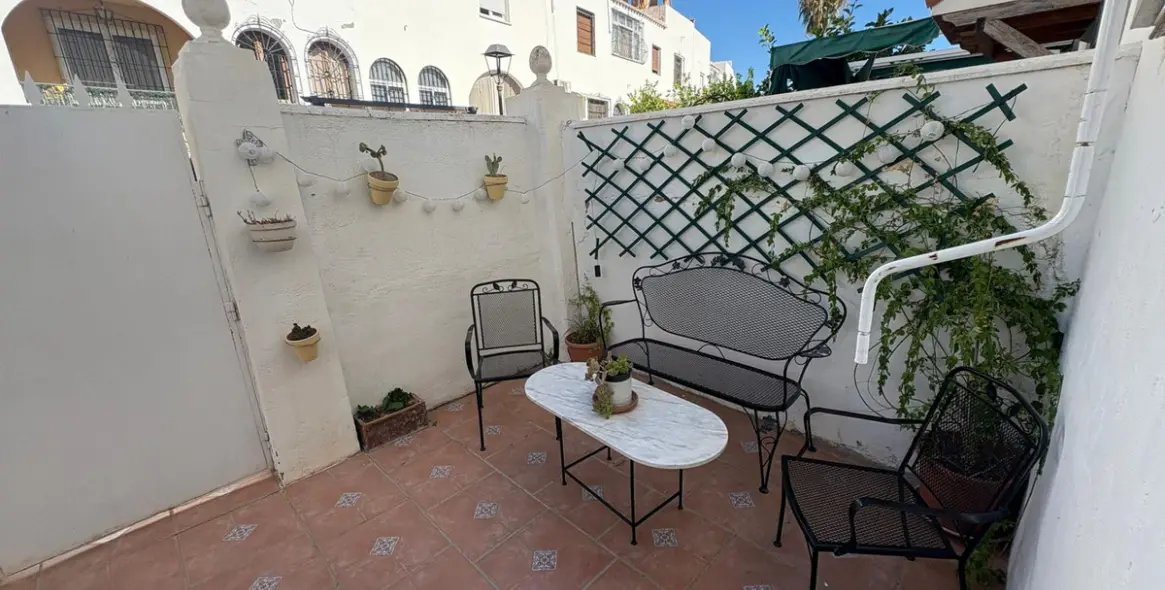 Продажа дома на две семьи в La Colina 27