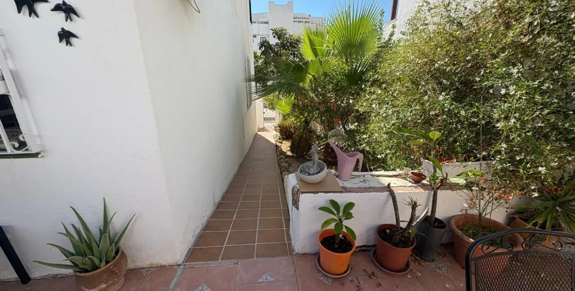 Продажа дома на две семьи в La Colina 30