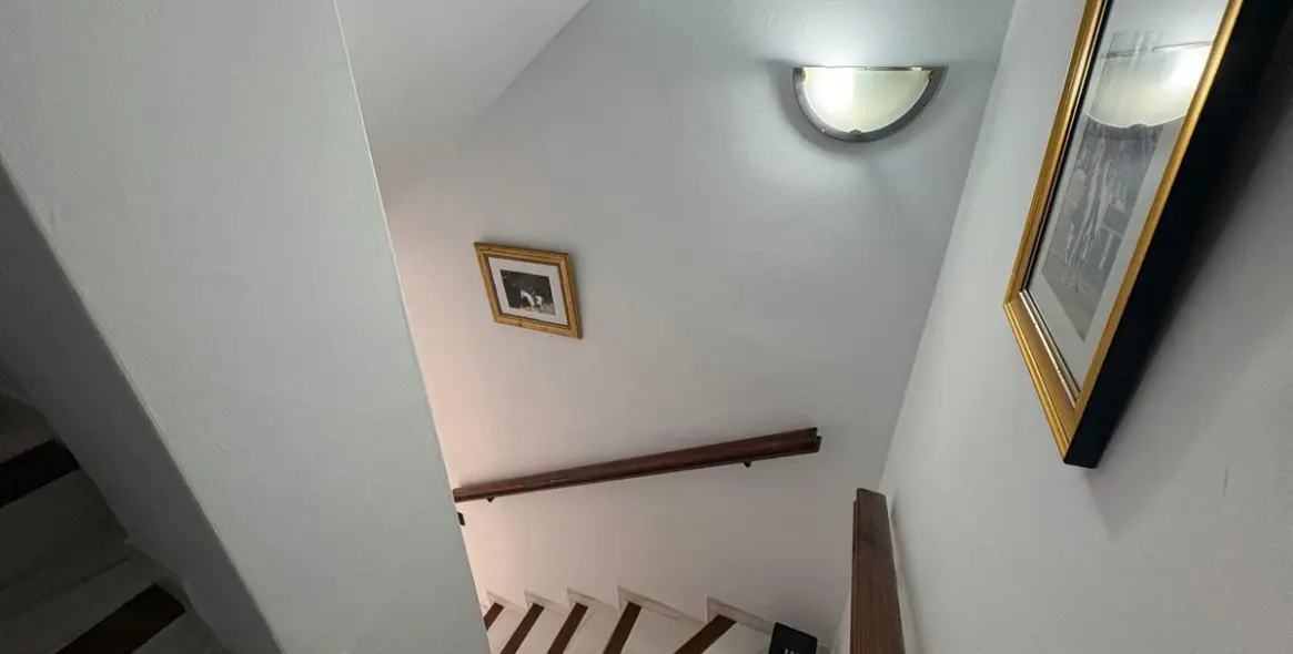 Продажа дома на две семьи в La Colina 31