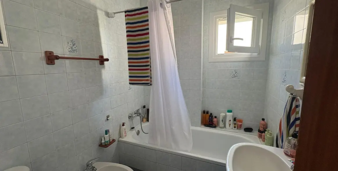 Продажа дома на две семьи в La Colina 35