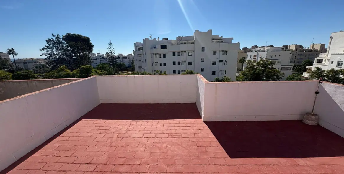 Продажа дома на две семьи в La Colina 40