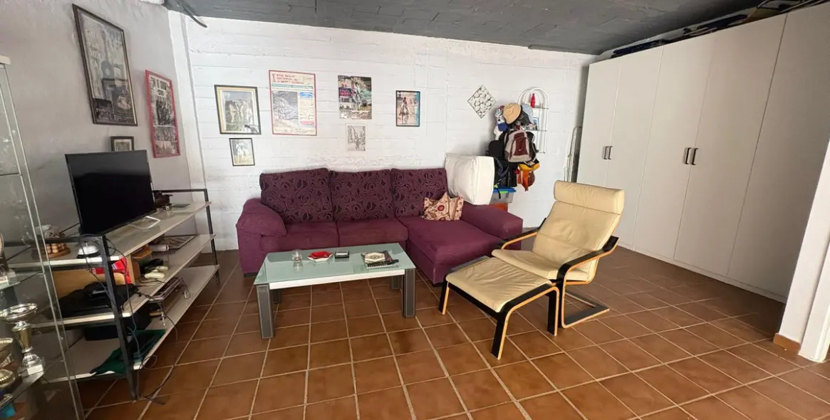 Продажа дома на две семьи в La Colina 46