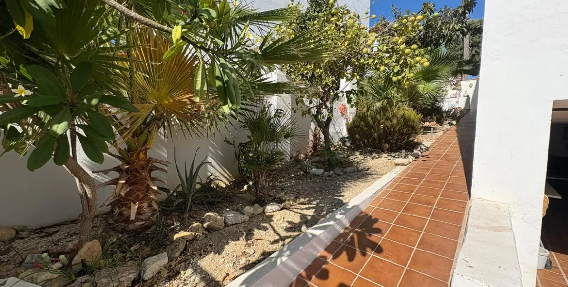 Продажа дома на две семьи в La Colina 48