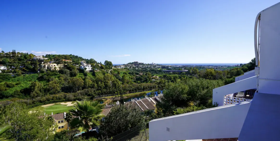 Sale of middle floor apartment in La Quinta 29