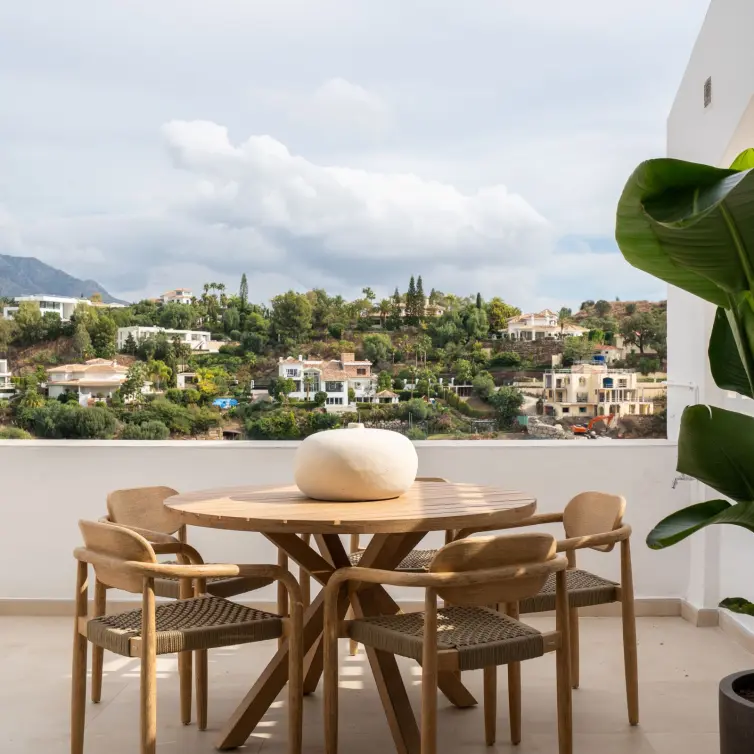 Sale of middle floor apartment in La Quinta