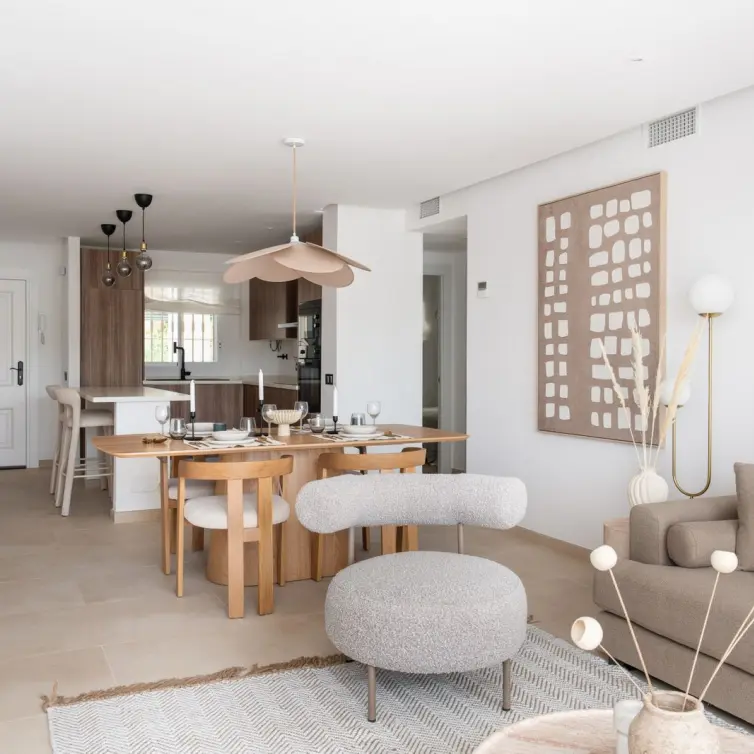 Sale of middle floor apartment in La Quinta