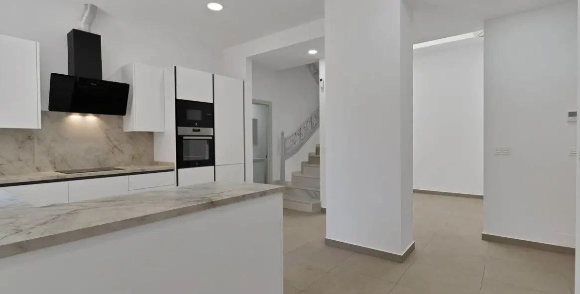 Sale of semi-detached house in Málaga Centro 32