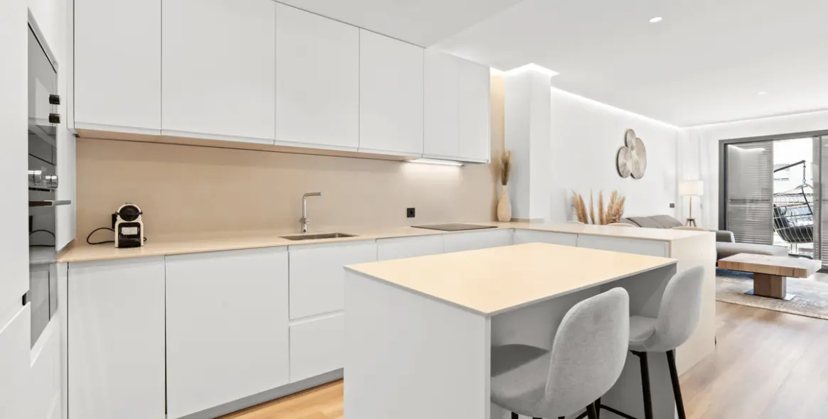 Venta de apartamento en planta media en Estepona (distrito Estepona) 3