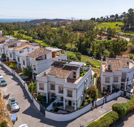 Sale of semi-detached house in Estepona