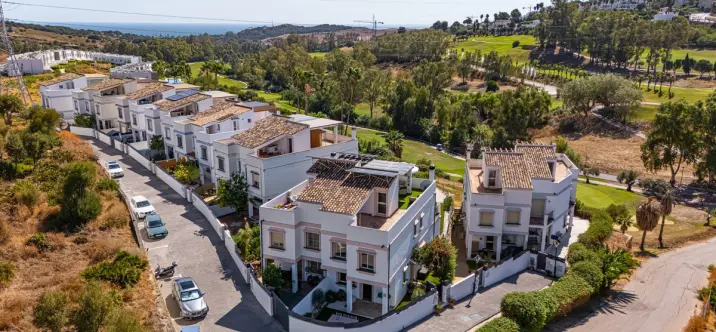 Sale of semi-detached house in Estepona 0