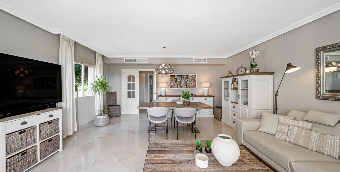 Sale of semi-detached house in Estepona 2